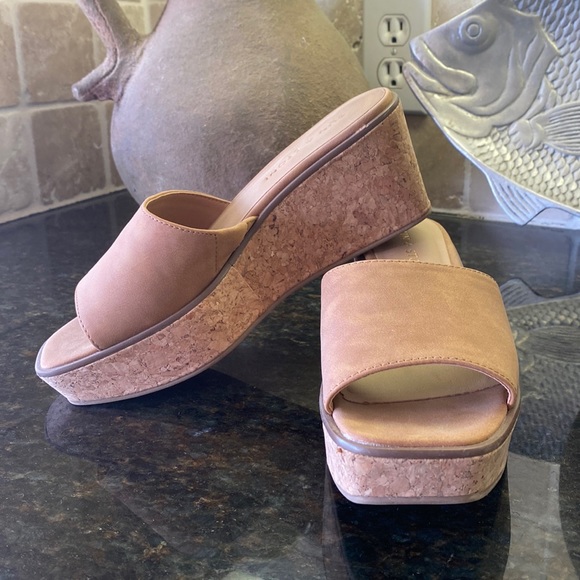 Sun * Stone comfy wedges . Like new - Picture 3 of 4